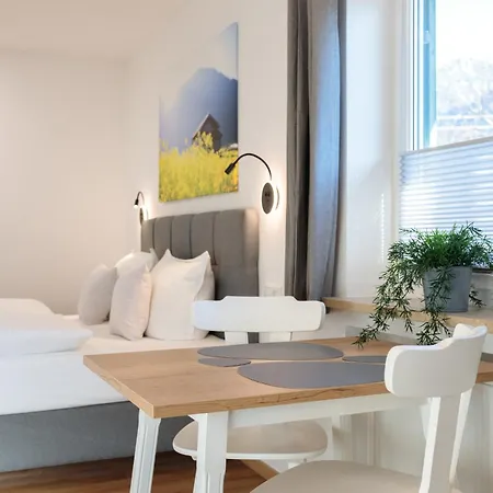Heu22 Fruehlingserwachen Apartman